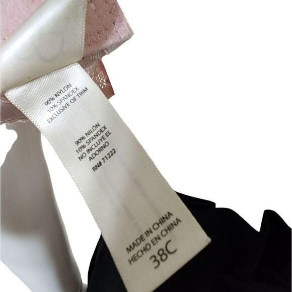 Jessica Simpson bra - Picture 8 of 13